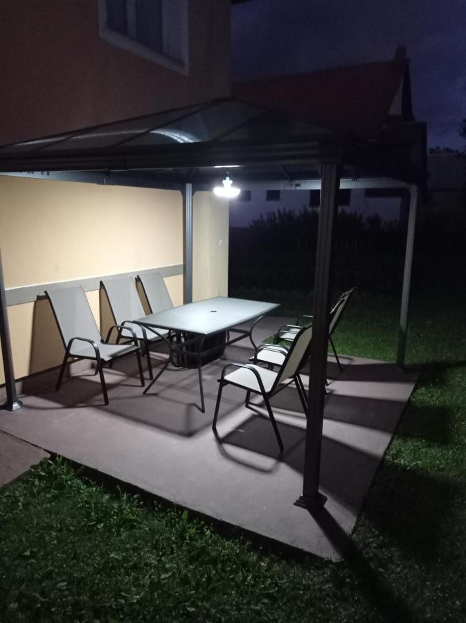Guest House Toic Korenica Dış mekan fotoğraf